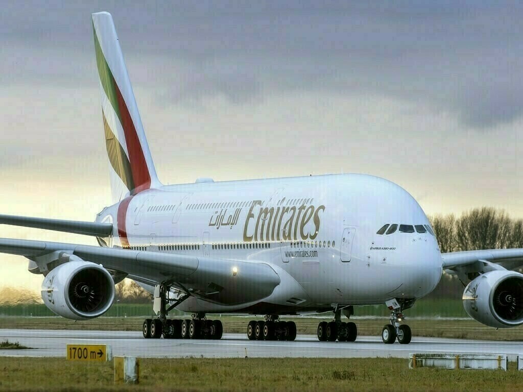 Emirates Airlines Plans Significant Aircraft Purchase to Replace Airbus A380 Fleet
